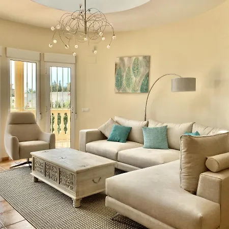 Roca De Leones By United Renters