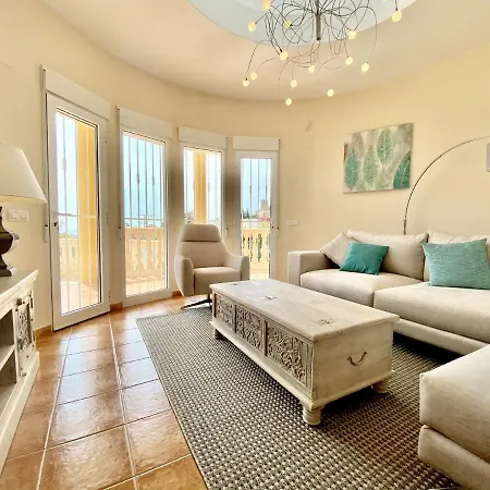 Roca De Leones By United Renters Campell