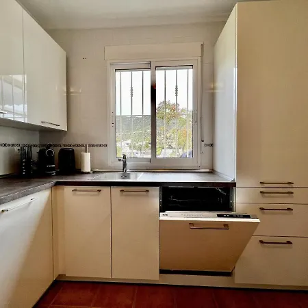 Roca De Leones By United Renters