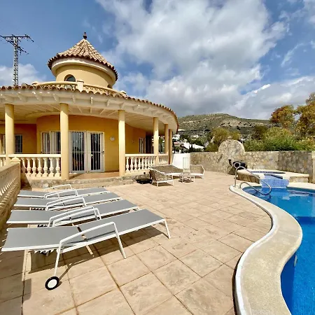 Roca De Leones By United Renters * Campell
