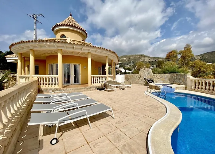Roca De Leones By United Renters * Campell